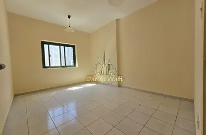 شقة - 2 غرف نوم - 2 حمامات للايجار في شارع بوخارا ​ - النهدة - الشارقة