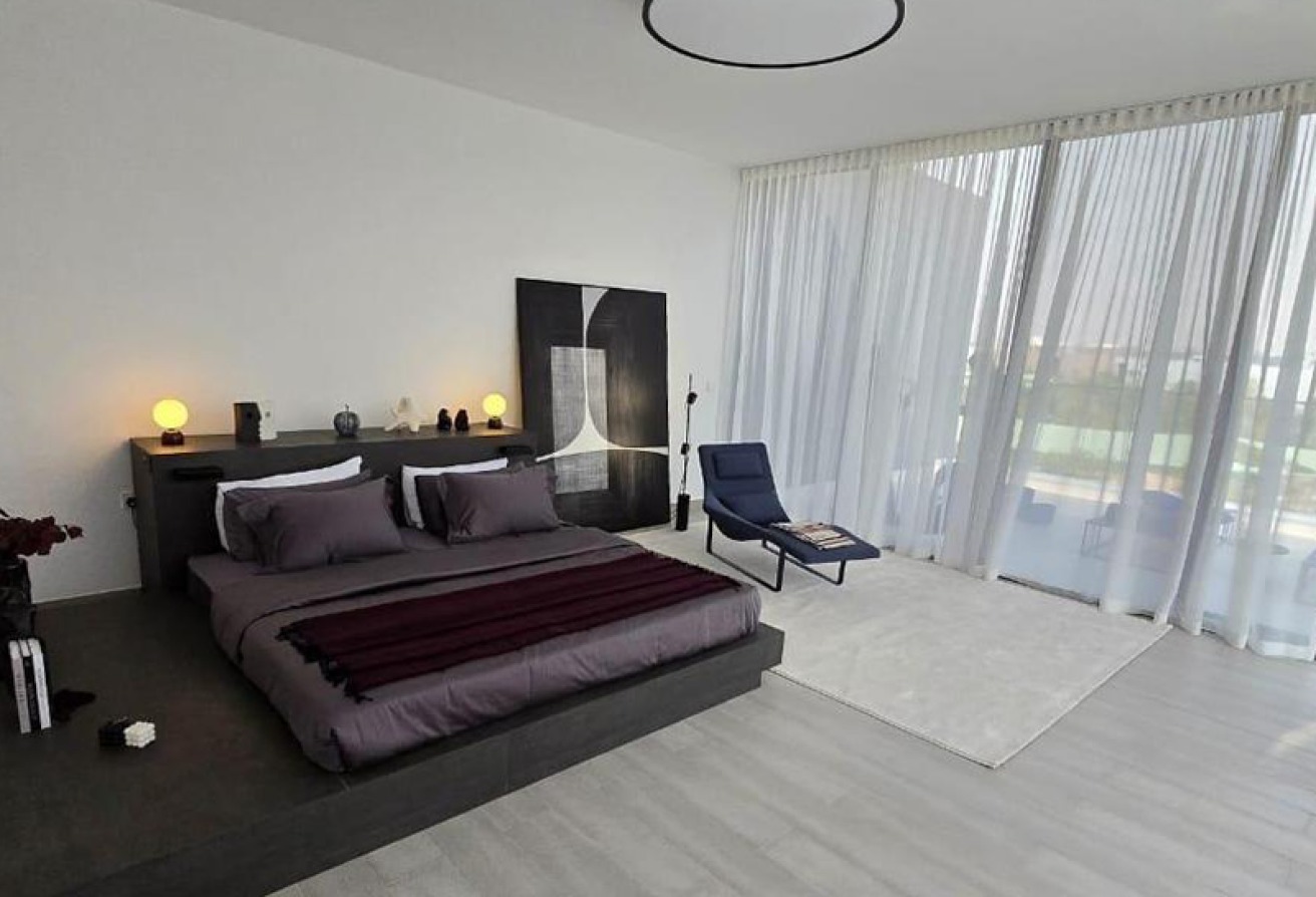 Brand New l Corner Unit l Smart Home