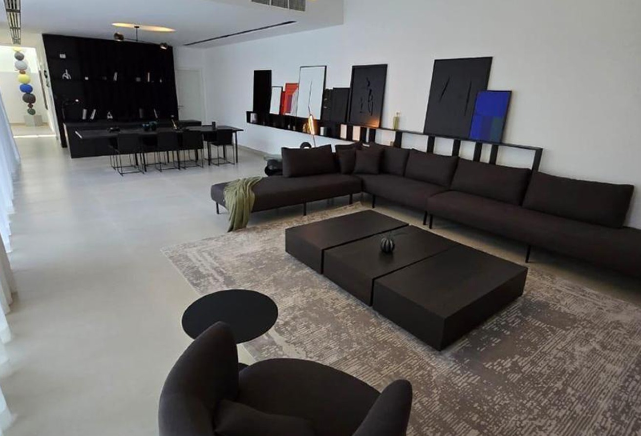 Brand New l Corner Unit l Smart Home