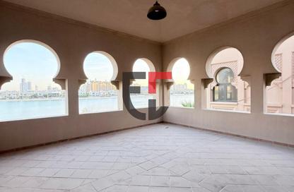 Villa - 6 Bedrooms - 6 Bathrooms for rent in Signature Villas Frond C - Signature Villas - Palm Jumeirah - Dubai