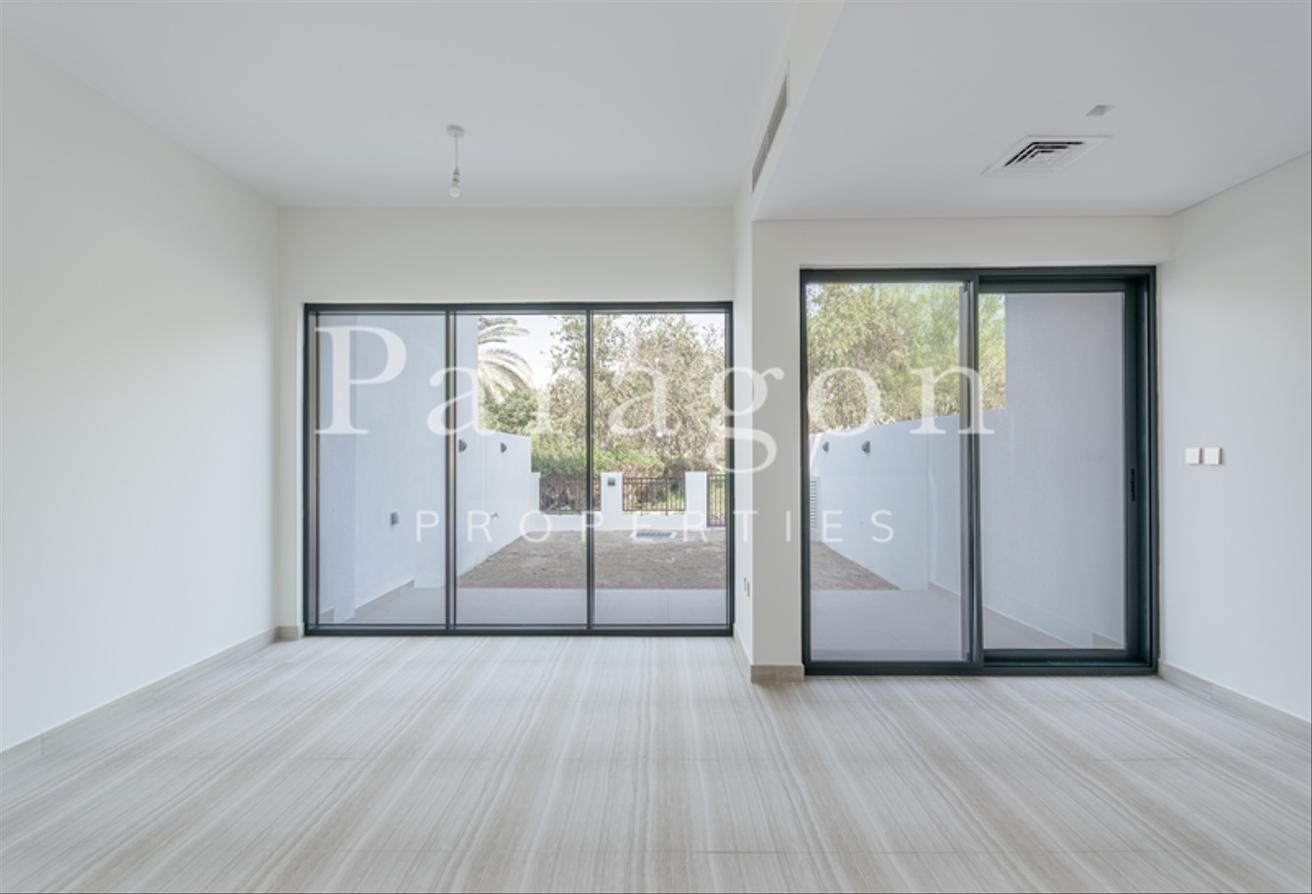 Single Row | Close To Pool | Very Quiet photo 3