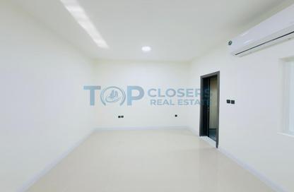 Apartment - 3 Bedrooms - 3 Bathrooms for rent in Al Kuwaitat - Central District - Al Ain
