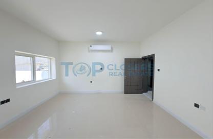 Apartment - 3 Bedrooms - 3 Bathrooms for rent in Al Kuwaitat - Central District - Al Ain