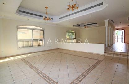 Villa - 4 Bedrooms - 4 Bathrooms for rent in Umm Suqeim 1 Villas - Umm Suqeim 1 - Umm Suqeim - Dubai