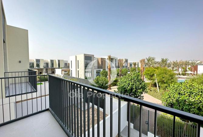 3BR + Maid Villa Direct Pool View & Private Garden photo 3