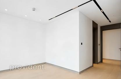 Apartment - 1 - 2 for sale in St. Regis Residences Financial Center Road - Downtown Dubai - Dubai