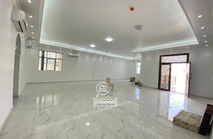 Villa - 4 Bedrooms - 5 Bathrooms for rent in Madinat Al Riyad - Abu Dhabi