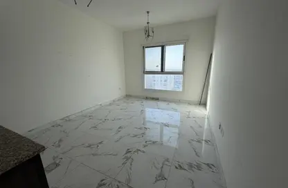 شقة - 1 حمام للايجار في مجمع مويلح - تجارية مويلح - الشارقة