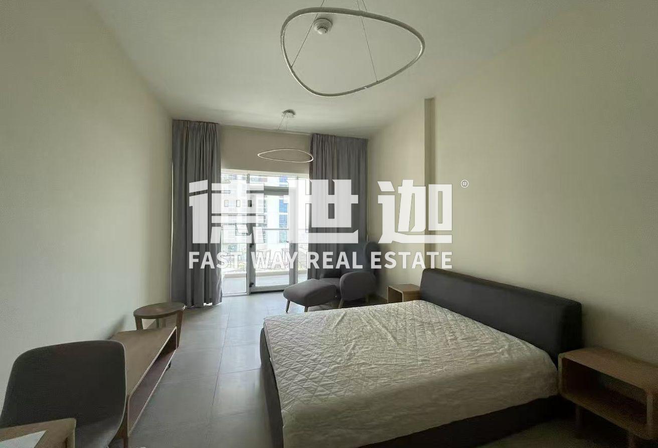 Close to Metro| Good view|Ready to move photo 4