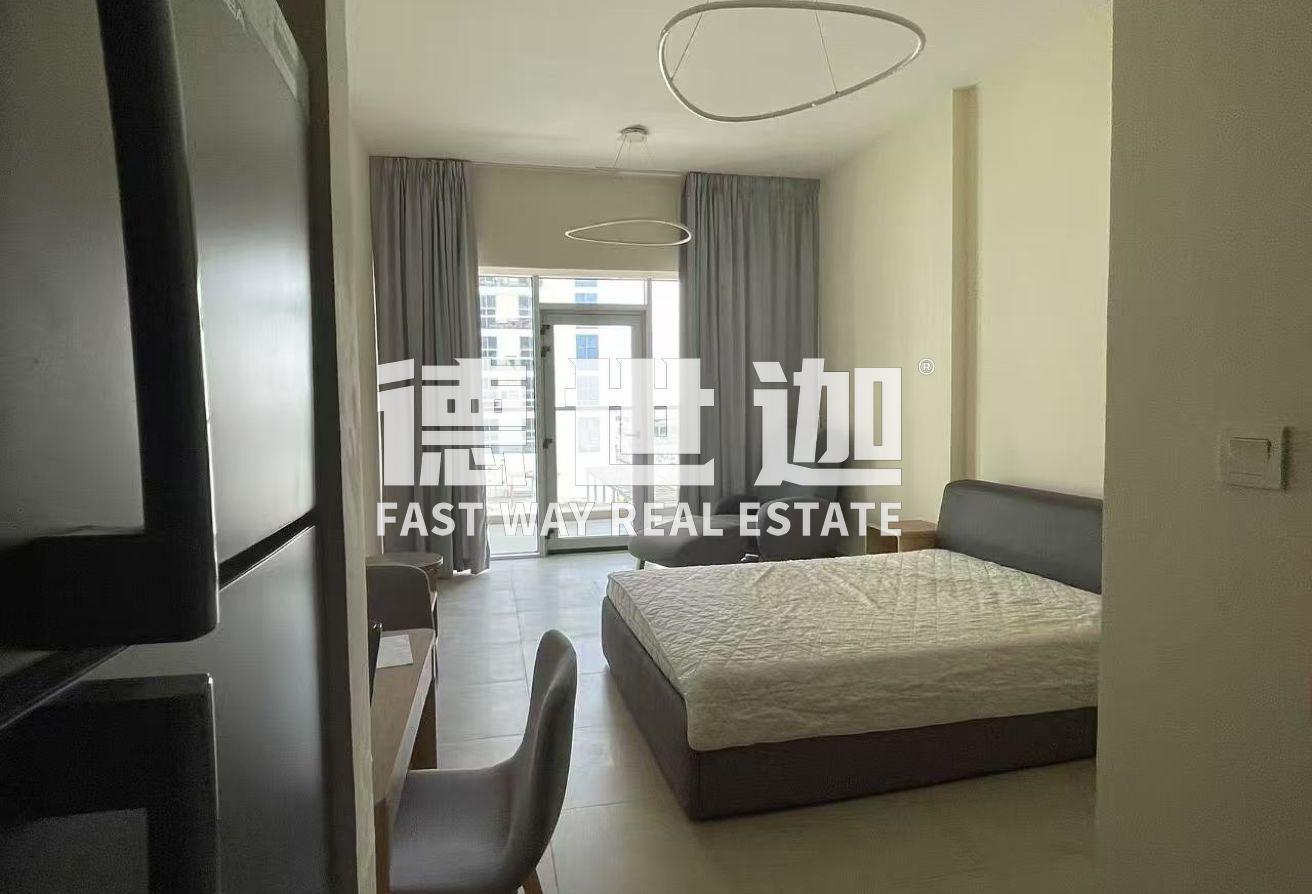 Close to Metro| Good view|Ready to move photo 6