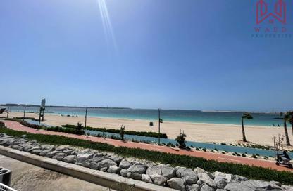 Villa - 5 Bedrooms - 7 Bathrooms for rent in Jumeirah 1 Villas - Jumeirah 1 - Jumeirah - Dubai