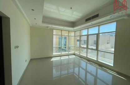 Villa - 5 Bedrooms - 7 Bathrooms for rent in Jumeirah 1 Villas - Jumeirah 1 - Jumeirah - Dubai