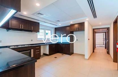 Villa - 5 - 6 for rent in District 2 - Jumeirah Park - Dubai