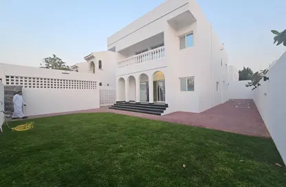Villa - 5 Bedrooms - 7 Bathrooms for rent in Umm Suqeim 2 - Umm Suqeim - Dubai