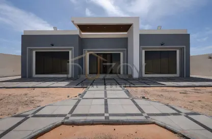 Villa - 4 Bedrooms - 5 Bathrooms for rent in Al Quoz 1 Villas - Al Quoz 1 - Al Quoz - Dubai