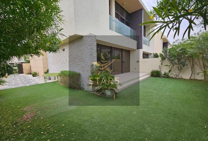 Single Row | Landscaped | Specious Layout |Storage photo 3