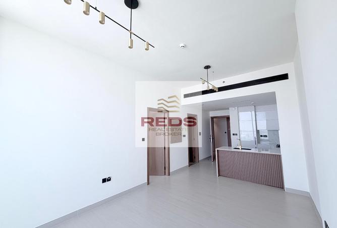 Available Now | Well Maintained | High Floor photo 3