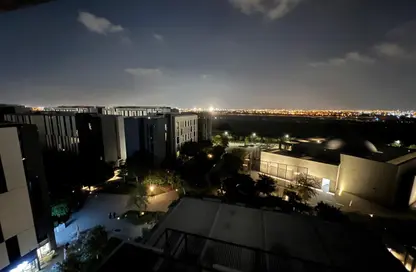 شقة - غرفة نوم - 2 حمامات للايجار في إيست فييليدج - الجادة - الشارقة شقة - غرفة نوم - 2 حمامات للايجار في إيست فييليدج - الجادة - الشارقة