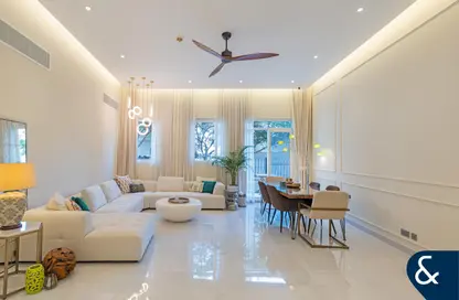 Apartment - 3 Bedrooms - 4 Bathrooms for sale in Dickens Circus 3 - Dickens Circus - Motor City - Dubai