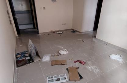 Apartment - 1 Bedroom - 2 Bathrooms for rent in Budaniq 9 Building - Budaniq - Al Qasimia - Sharjah
