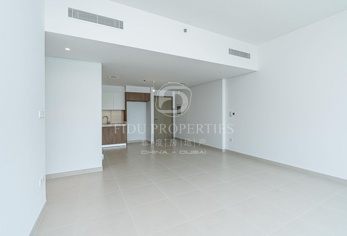 WATERFRONT LIVING | VACANT | HIGH FLOOR