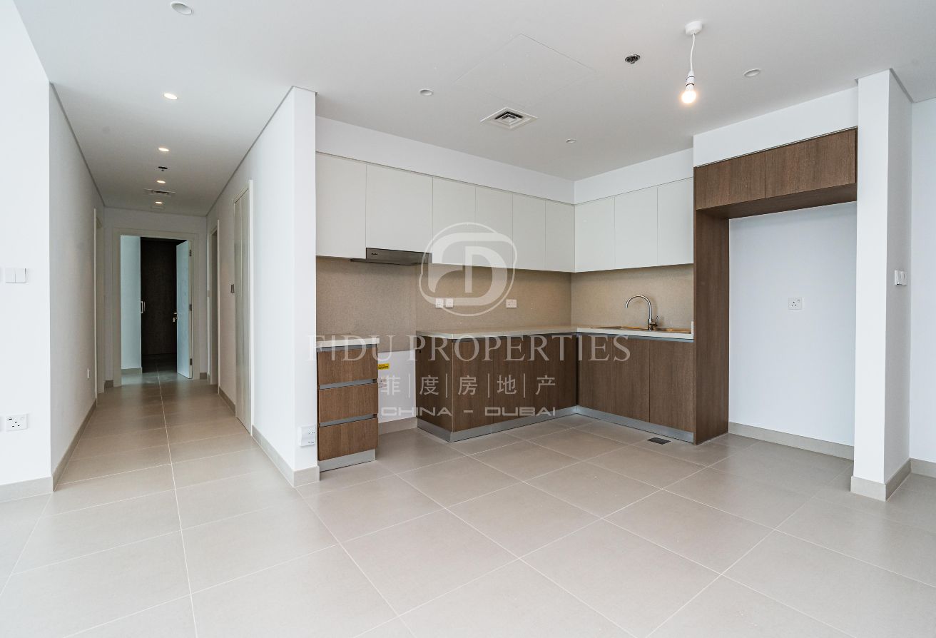 WATERFRONT LIVING | VACANT | HIGH FLOOR