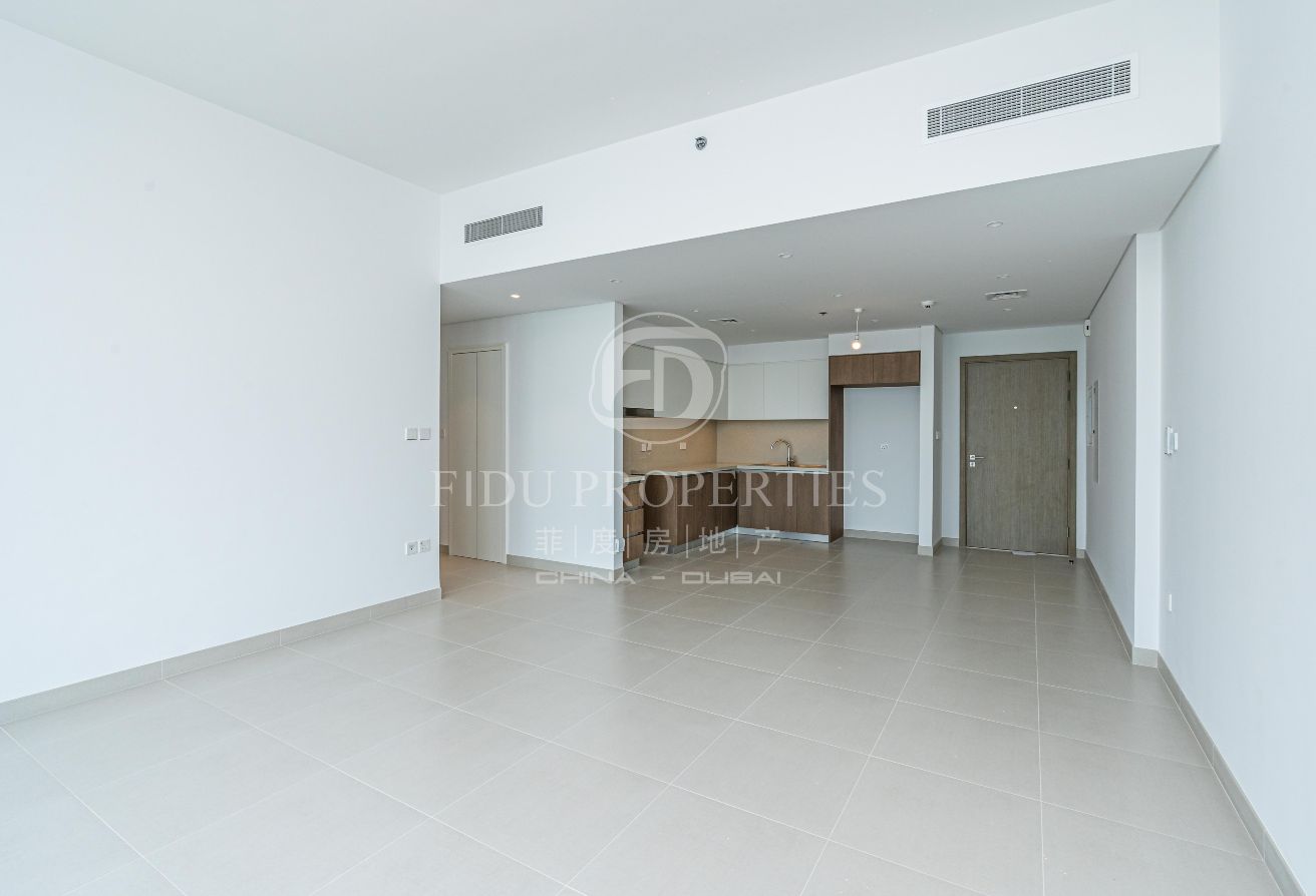WATERFRONT LIVING | VACANT | HIGH FLOOR