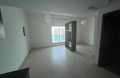Apartment - 1 Bathroom for rent in The Diamond - Dubai Sports City - Dubai