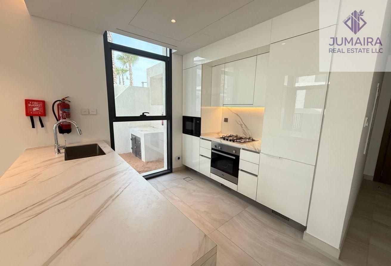 Luxury 3BR Coastal Villa | Near Wynn Resort .