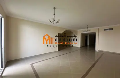 Apartment - 3 Bedrooms - 5 Bathrooms for rent in Ameer Bu Khamseen Tower - Al Majaz 3 - Al Majaz - Sharjah