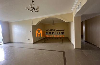 Apartment - 3 Bedrooms - 5 Bathrooms for rent in Ameer Bu Khamseen Tower - Al Majaz 3 - Al Majaz - Sharjah