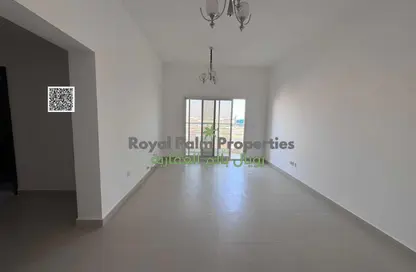 شقة - 2 غرف نوم - 2 حمامات للايجار في قرية الاميرة - الياسمين - عجمان