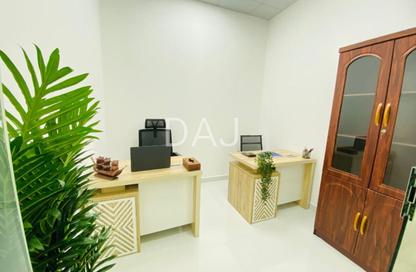 Office Space - Studio - 1 Bathroom for rent in Red Avenue - Al Garhoud - Dubai