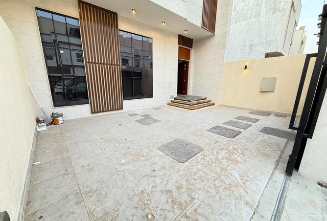 135189300 - Property Image 2