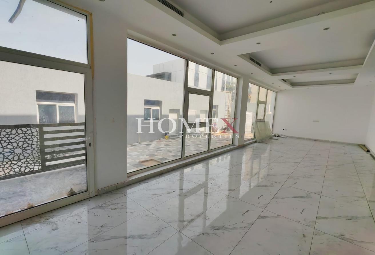 6BR Villa + Maid & Driver Rooms | Al Quoz photo 6