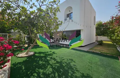 Villa - 4 Bedrooms - 4 Bathrooms for rent in Jumeirah 3 Villas - Jumeirah 3 - Jumeirah - Dubai