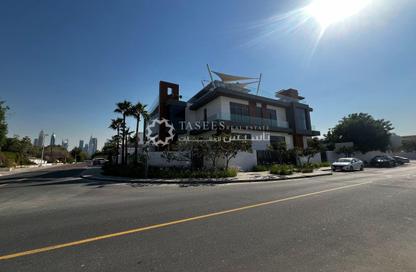 Villa - 7+ Bedrooms - 7+ Bathrooms for sale in Jumeirah 1 - Jumeirah - Dubai