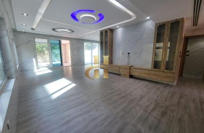 Villa - 4 Bedrooms - 5 Bathrooms for rent in District 7 - Jumeirah Park - Dubai