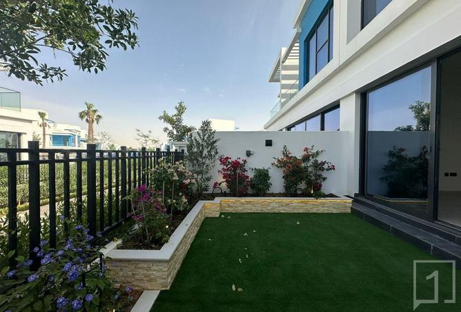 83220305 - Property Image 2