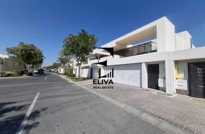 Villa - 5 Bedrooms - 6 Bathrooms for rent in West Yas - Yas Island - Abu Dhabi
