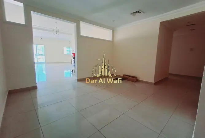 144606610 - Property Image 2