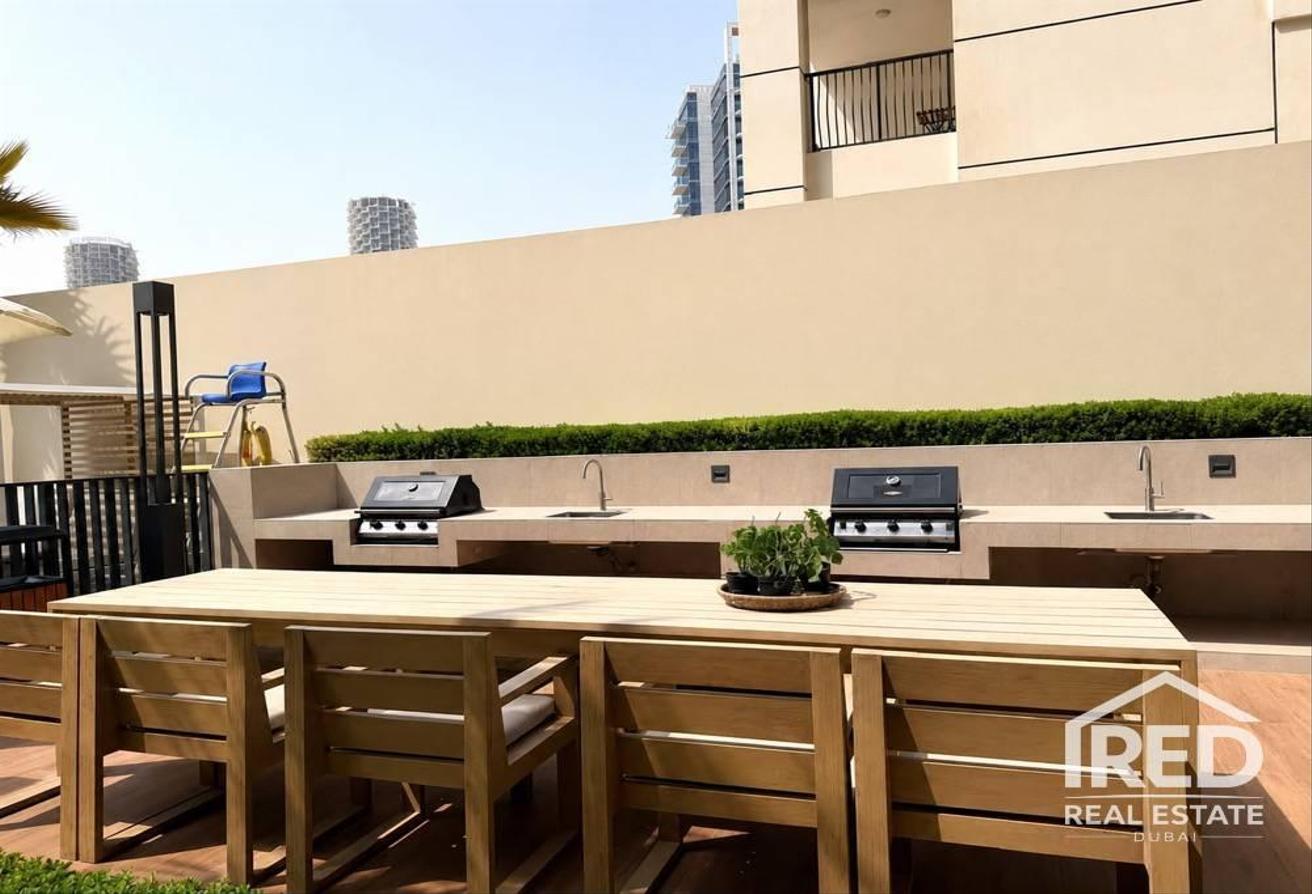 spacious Modern Fully furnished photo 14