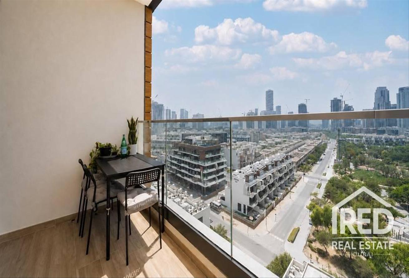 spacious Modern Fully furnished photo 4