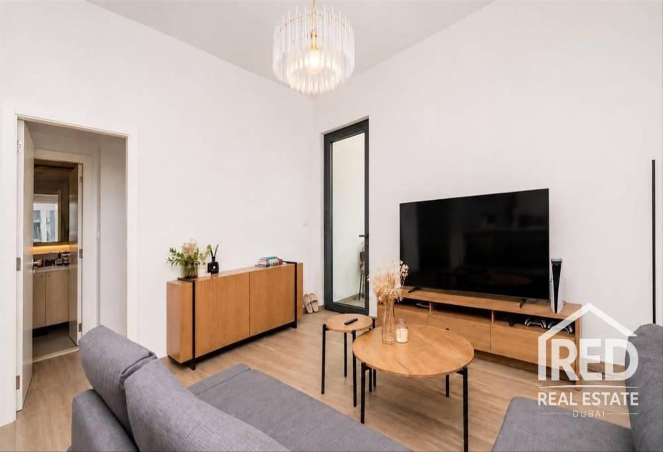 spacious Modern Fully furnished photo 7