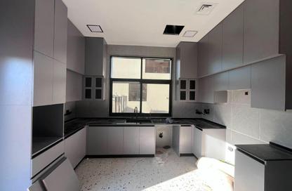 فيلا - 5 غرف نوم - 6 حمامات للايجار في البرشاء جنوب 1 - جنوب البرشاء - البرشاء - دبي