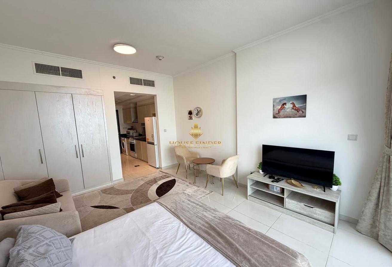 Fully Furnished Studio | High Floor | Balcony photo 5