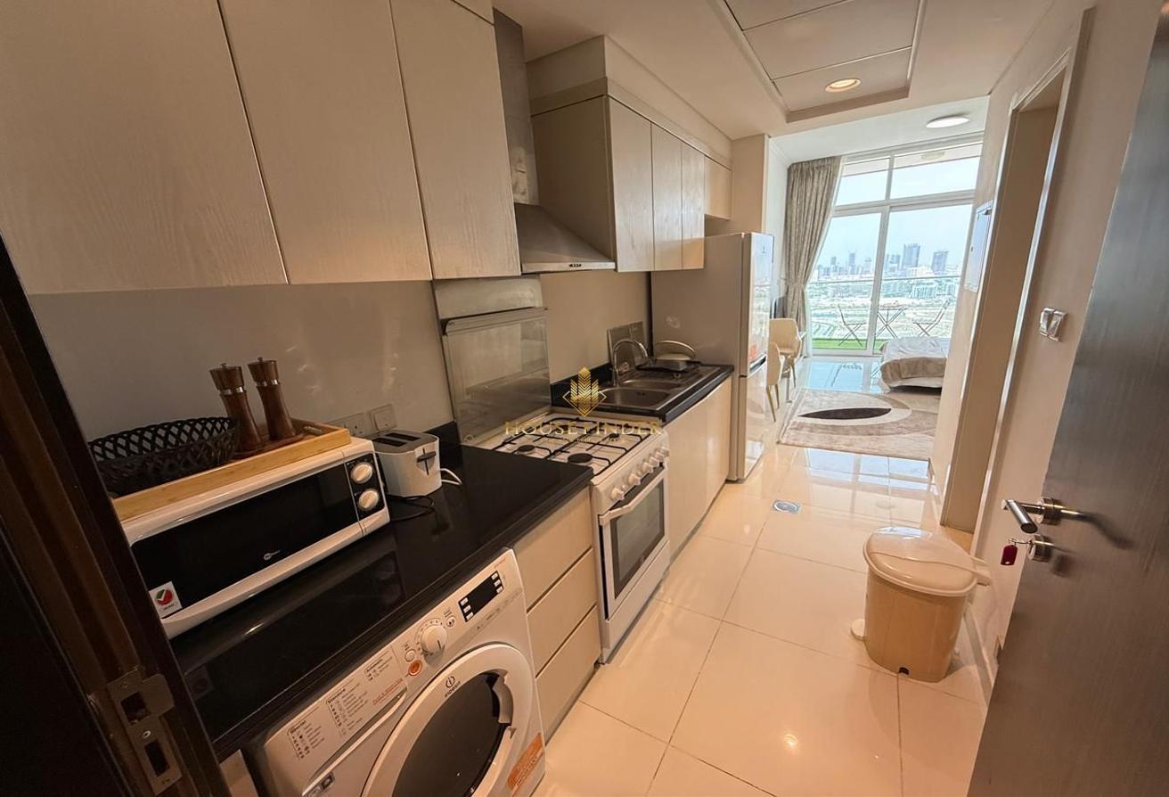 Fully Furnished Studio | High Floor | Balcony photo 6
