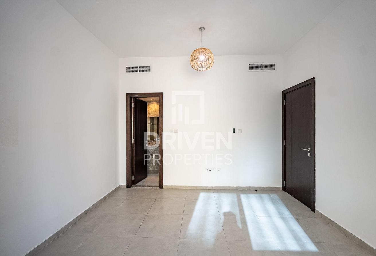 Ready to Move in | Multiple Cheques | Spacious photo 9