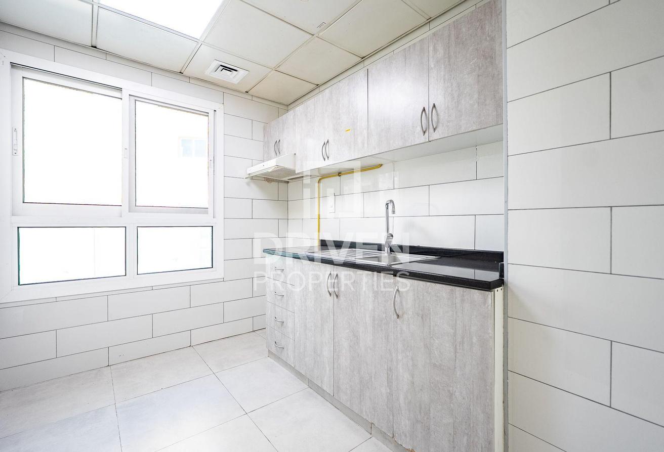 Ready to Move in | Multiple Cheques | Spacious photo 5