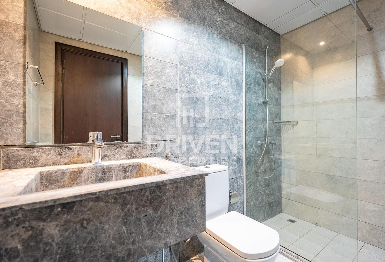 Ready to Move in | Multiple Cheques | Spacious photo 11